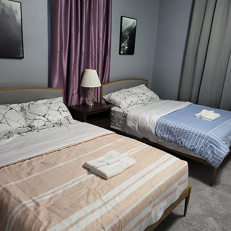 Guest Room With Two Double Beds In Columbus Oh, Airport Location Bagian luar foto