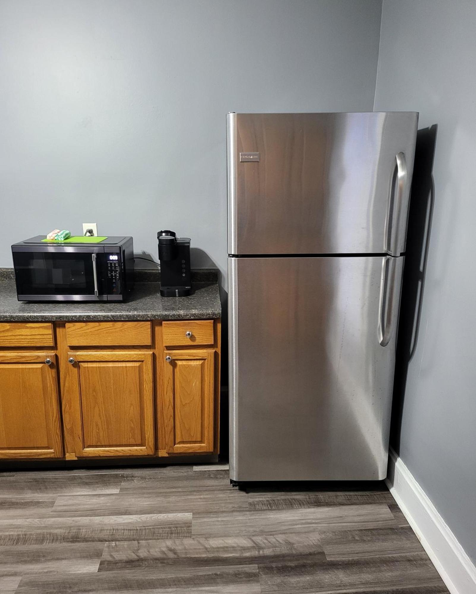 Guest Room With Two Double Beds In Columbus Oh, Airport Location Bagian luar foto