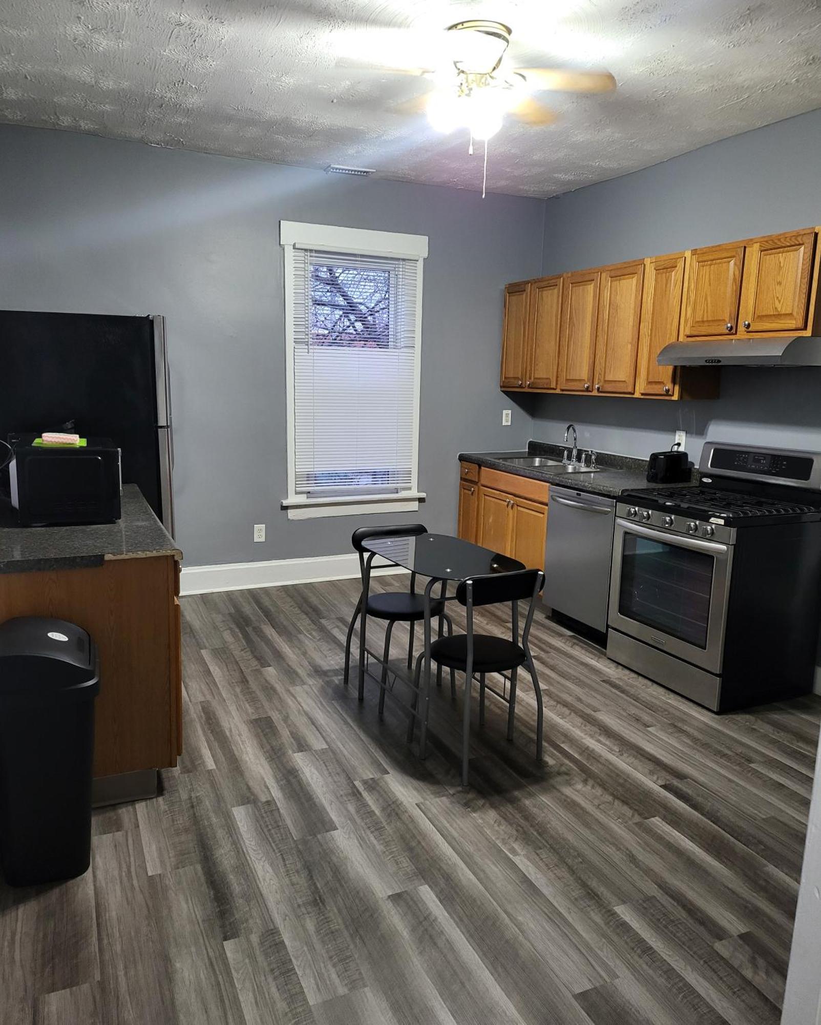 Guest Room With Two Double Beds In Columbus Oh, Airport Location Bagian luar foto